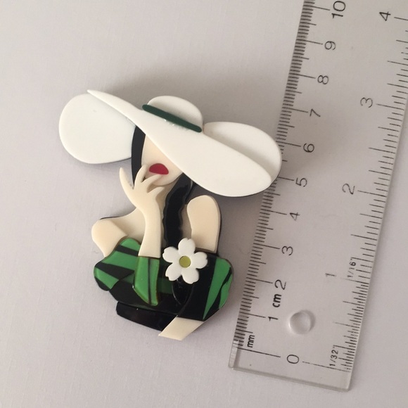 ๐50% OFF/3+...Young Lady in Summer Outfit Brooch (Green/White) - Picture 11 of 13